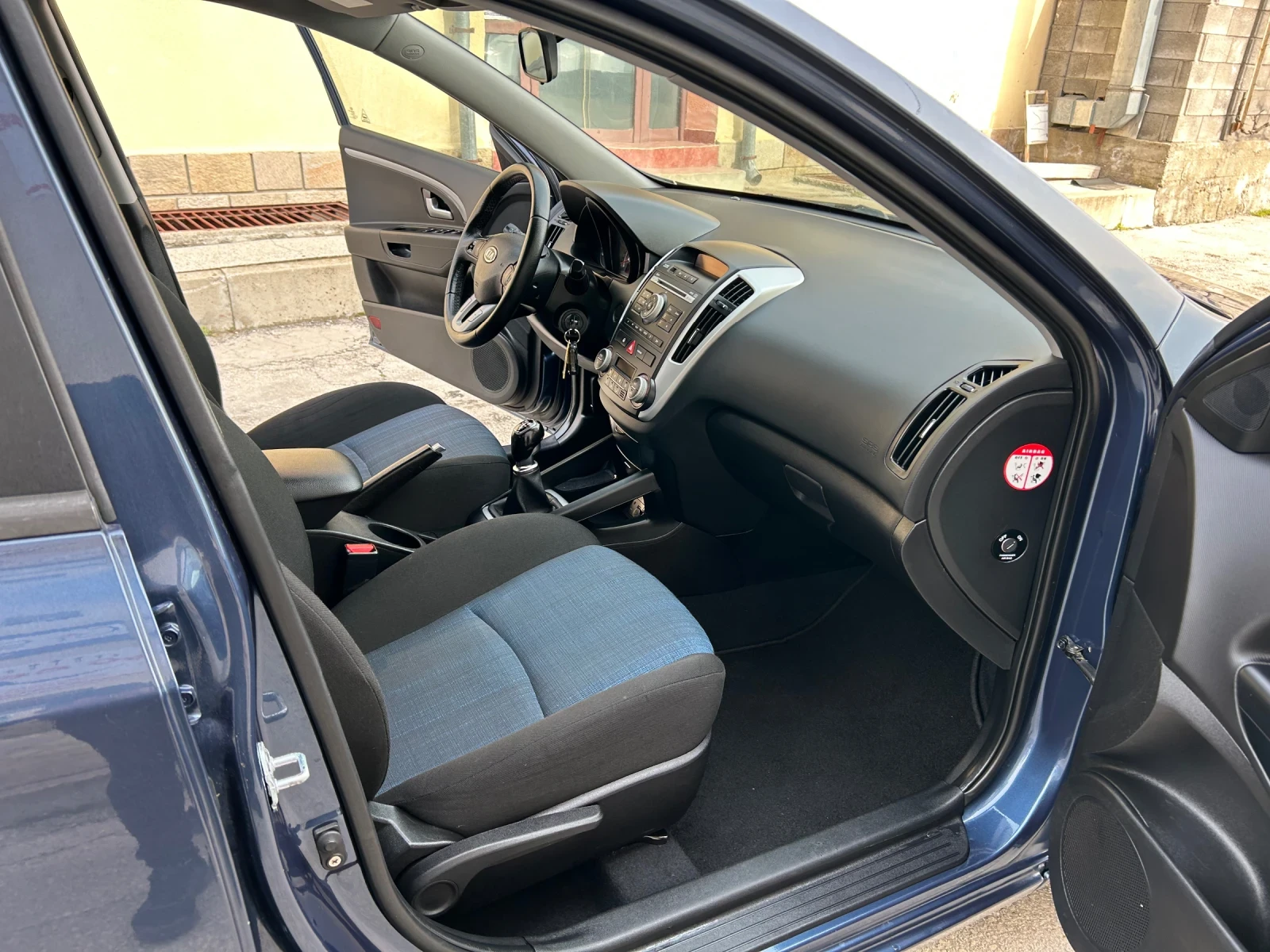 Kia Ceed 1.4i 109k.c. FACE, снимка 10 - Автомобили и джипове - 53727108