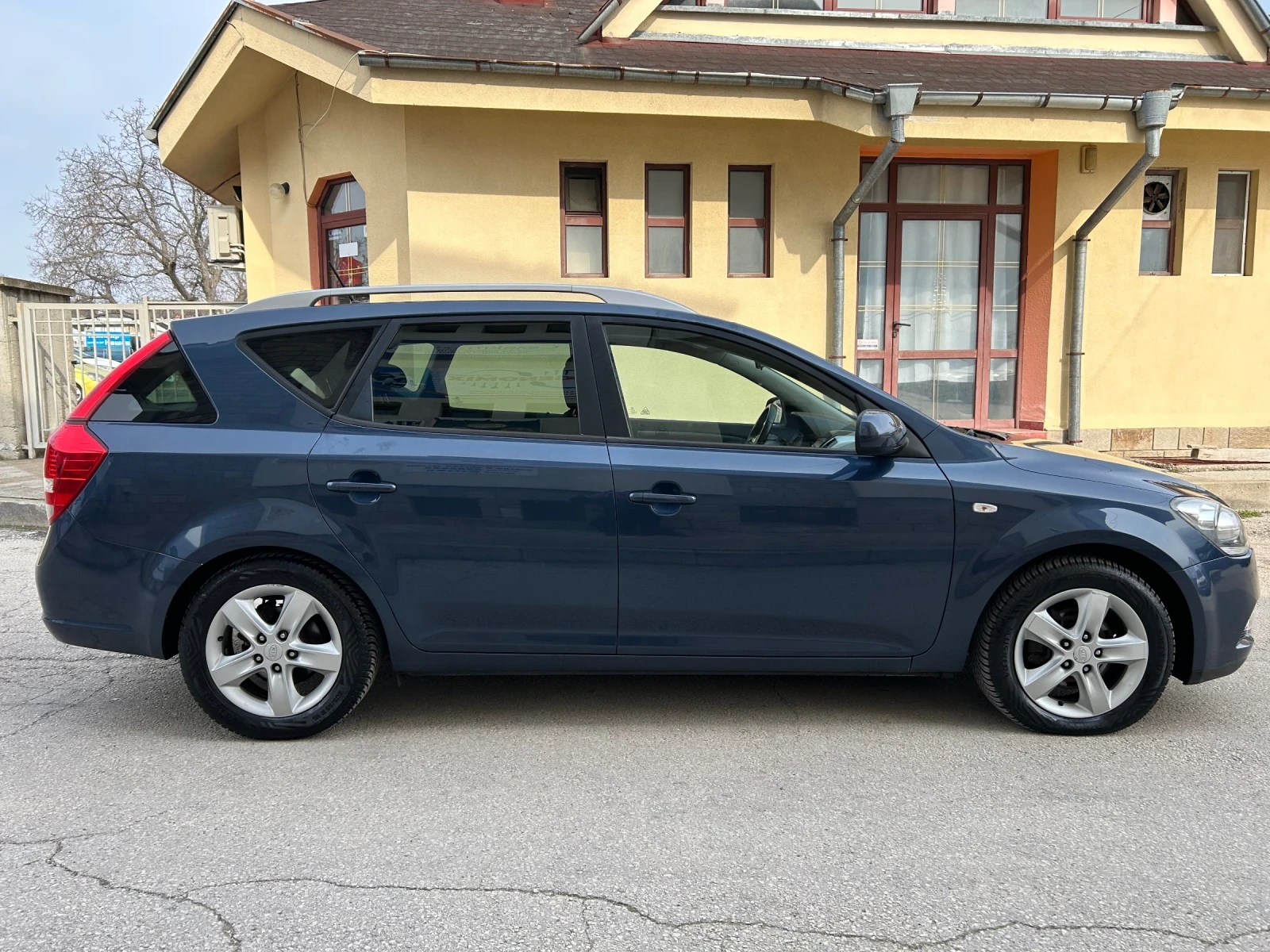 Kia Ceed 1.4i 109k.c. FACE, снимка 4 - Автомобили и джипове - 53727108