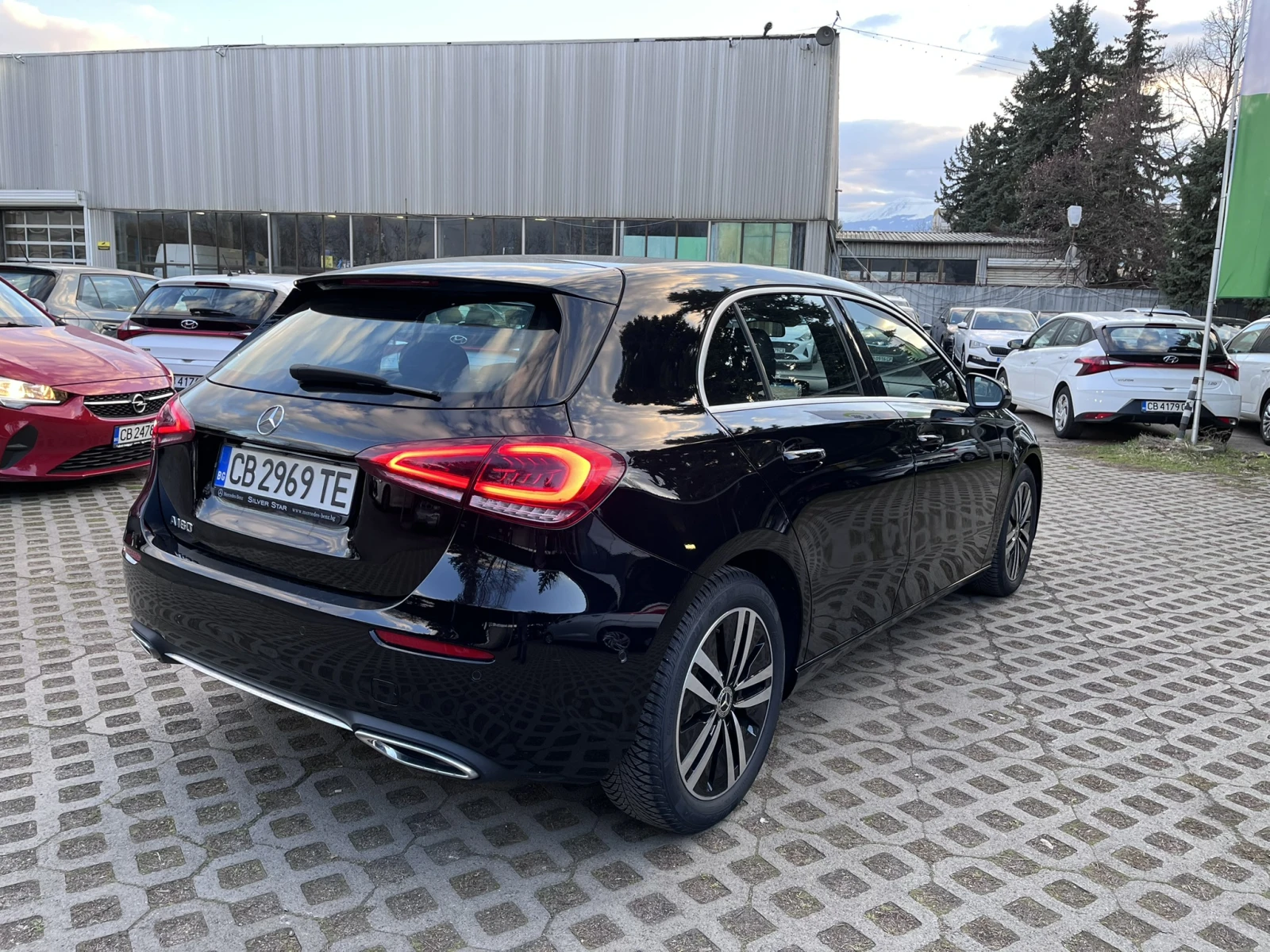 Mercedes-Benz A 180 Automatic 136 к.с., снимка 4 - Автомобили и джипове - 53989450