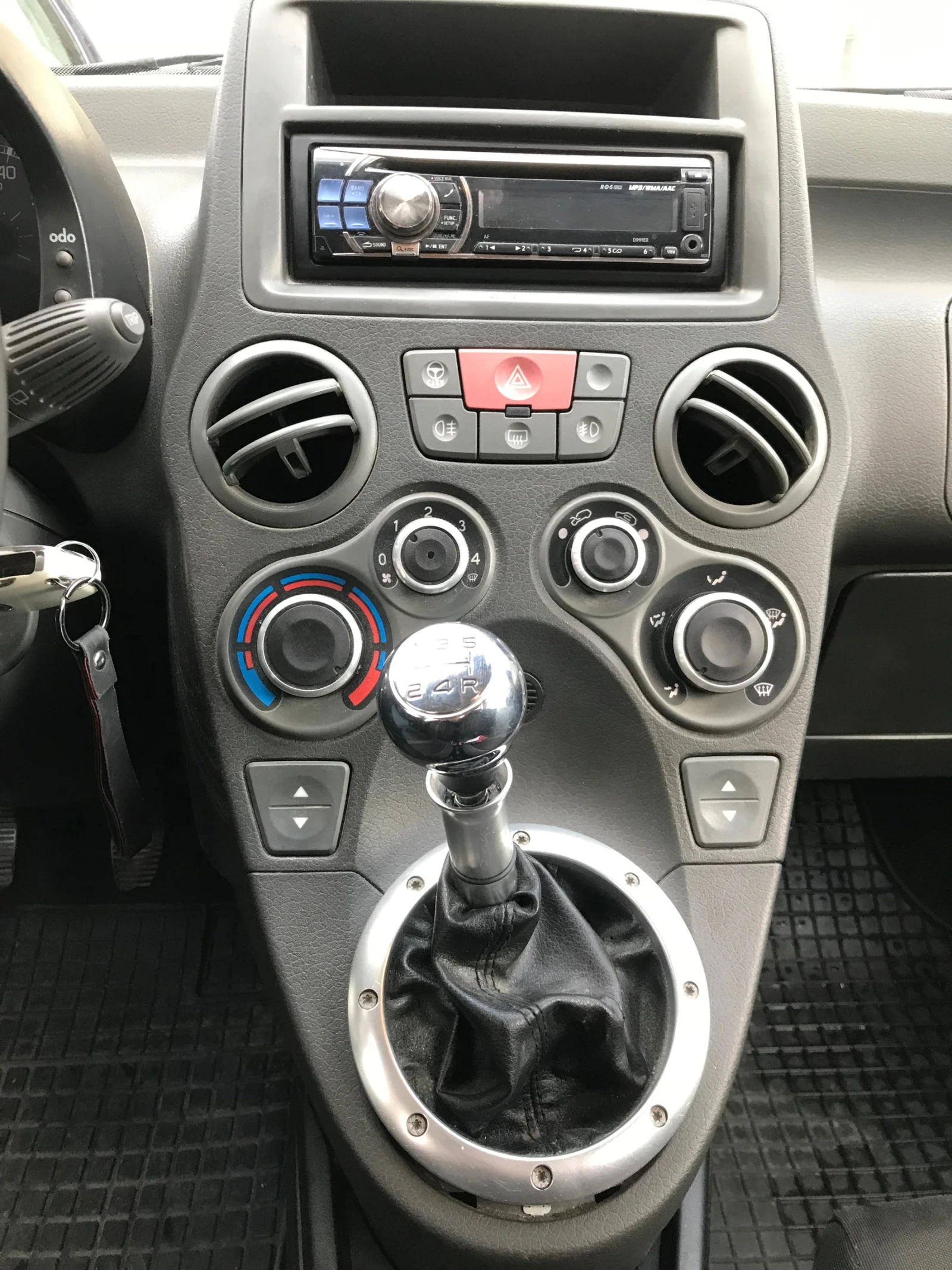 Fiat Panda 1, 2 60к.с. Газ, снимка 7 - Автомобили и джипове - 54008604