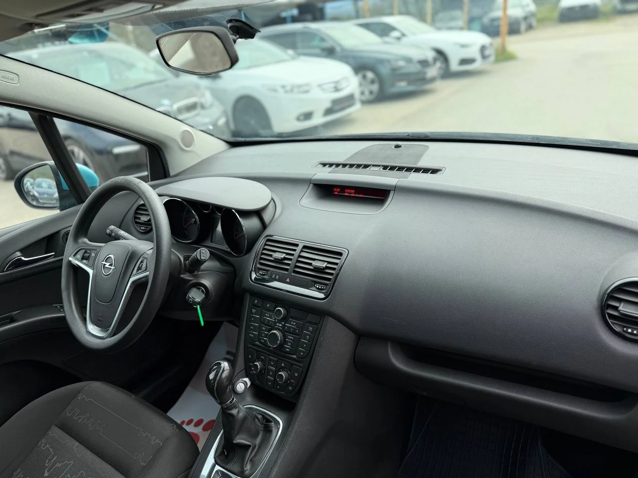 Opel Meriva 1.3CDTI, снимка 16 - Автомобили и джипове - 54184111