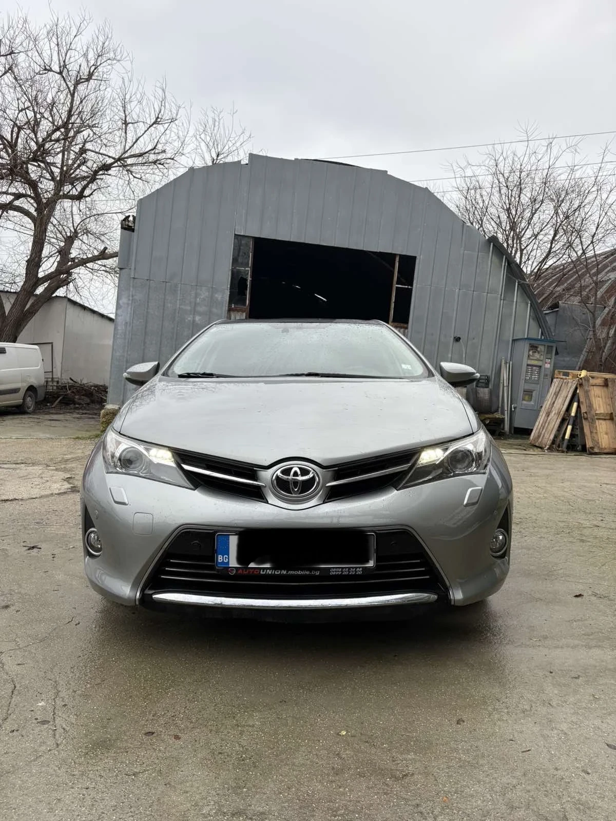 Toyota Auris, снимка 2 - Автомобили и джипове - 54221572