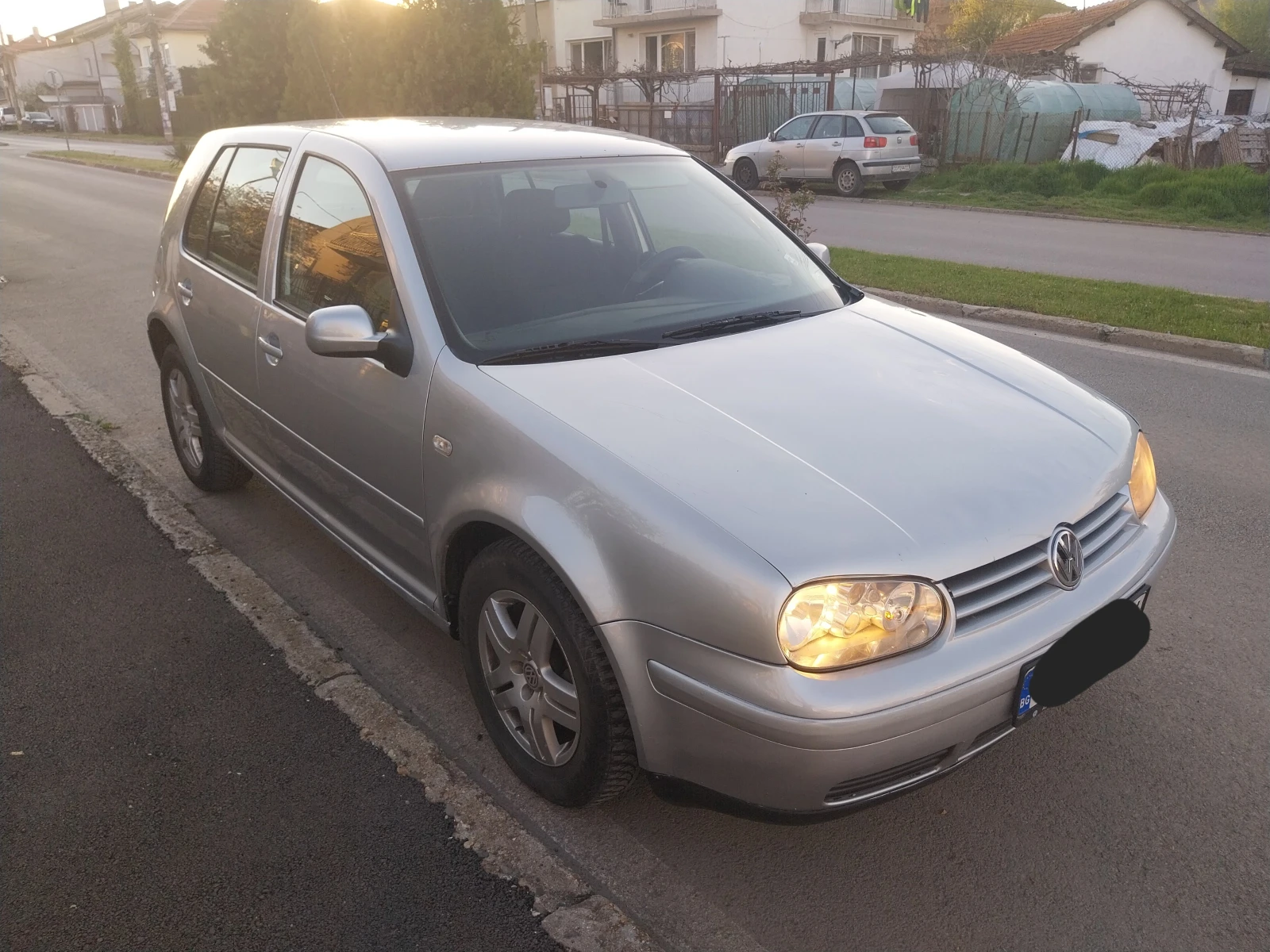 VW Golf 1.6клима  гаражен 