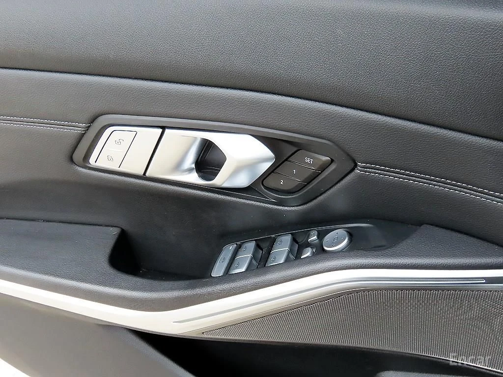 BMW 330 E* HYBRID* M* SPORT* 360КАМЕРА* LANE* ASSIST* , снимка 6 - Автомобили и джипове - 54645002