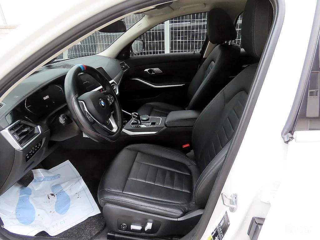 BMW 330 E* HYBRID* M* SPORT* 360КАМЕРА* LANE* ASSIST* , снимка 13 - Автомобили и джипове - 54645002