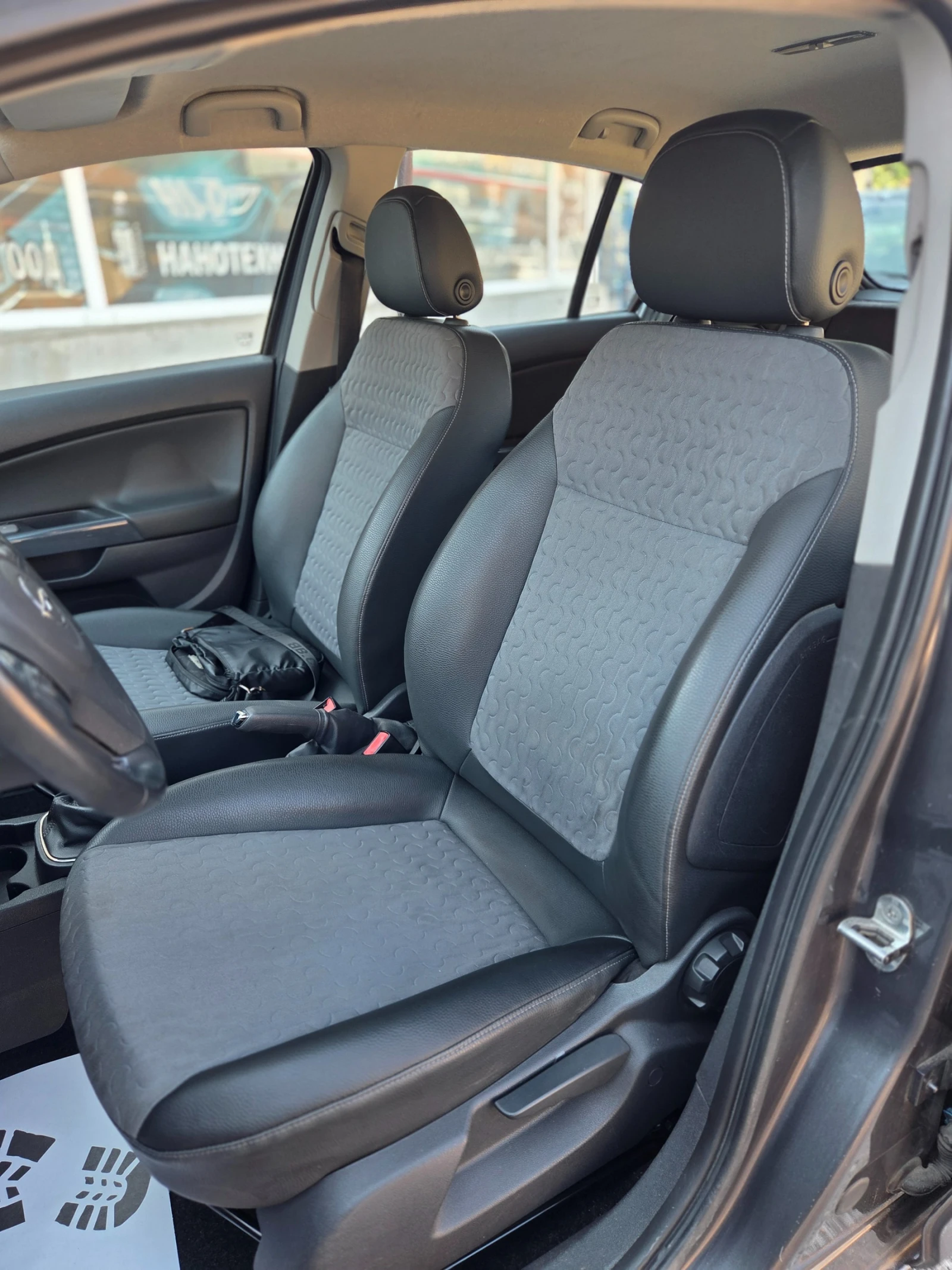 Opel Corsa 1.3CDTi 6ск. 95к.с. Кожа* Автопилот* Навигация* , снимка 8 - Автомобили и джипове - 54985848