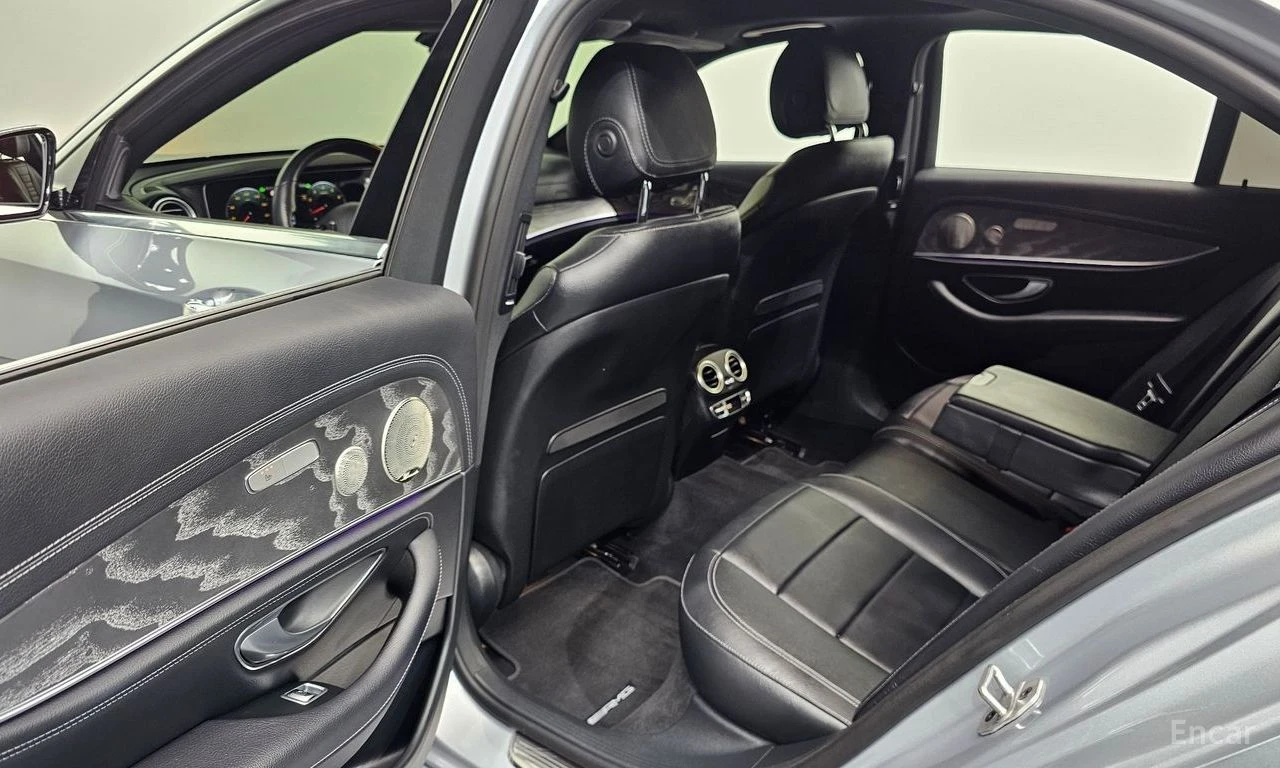Mercedes-Benz E 350 AMG* LINE* 4MATIC* BURMESTER* ОБДУХВАНЕ* ДИСТРОНИК, снимка 15 - Автомобили и джипове - 55047112