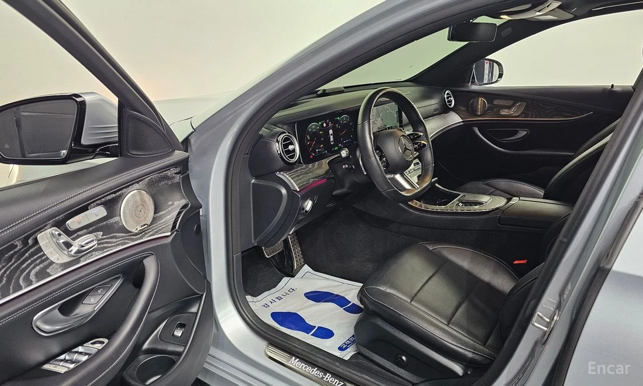 Mercedes-Benz E 350 AMG* LINE* 4MATIC* BURMESTER* ОБДУХВАНЕ* ДИСТРОНИК, снимка 5 - Автомобили и джипове - 55047112