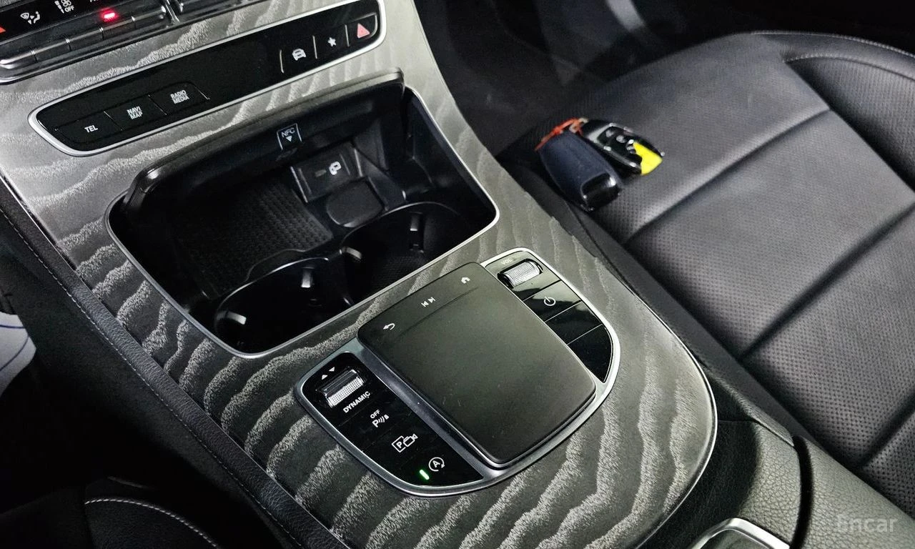 Mercedes-Benz E 350 AMG* LINE* 4MATIC* BURMESTER* ОБДУХВАНЕ* ДИСТРОНИК, снимка 10 - Автомобили и джипове - 55047112