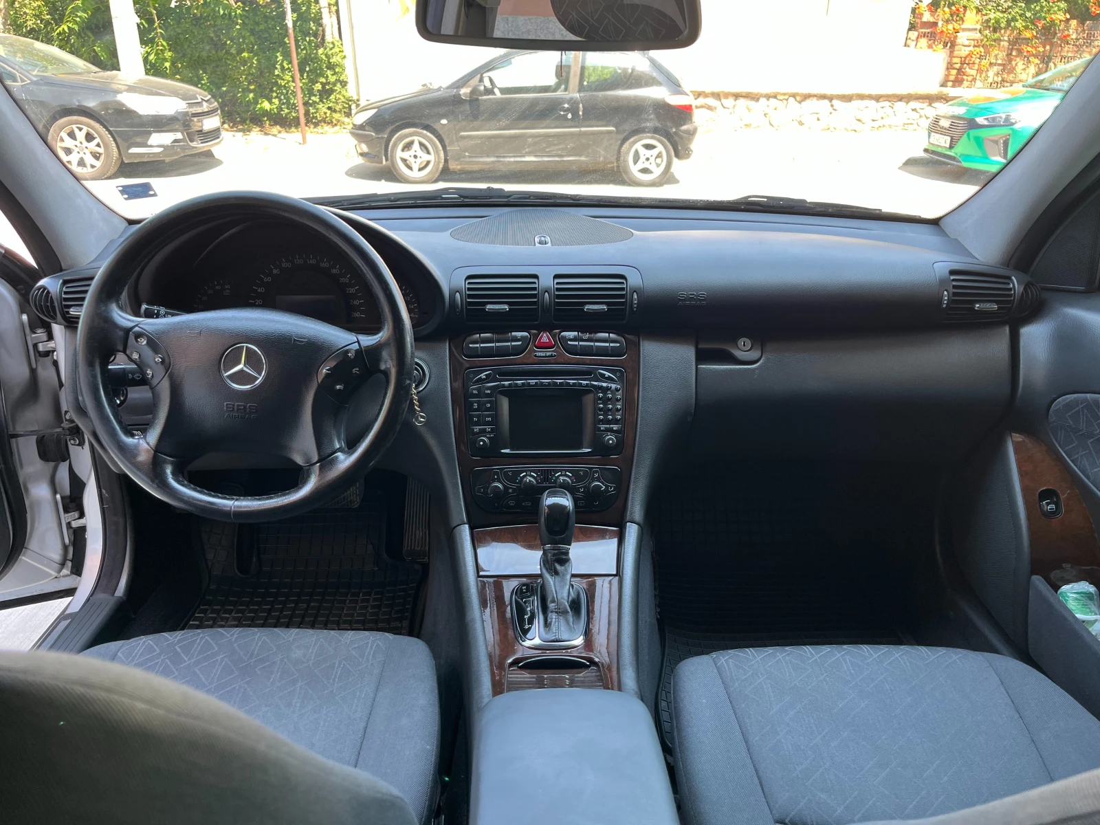 Mercedes-Benz C 200, снимка 10 - Автомобили и джипове - 55586552