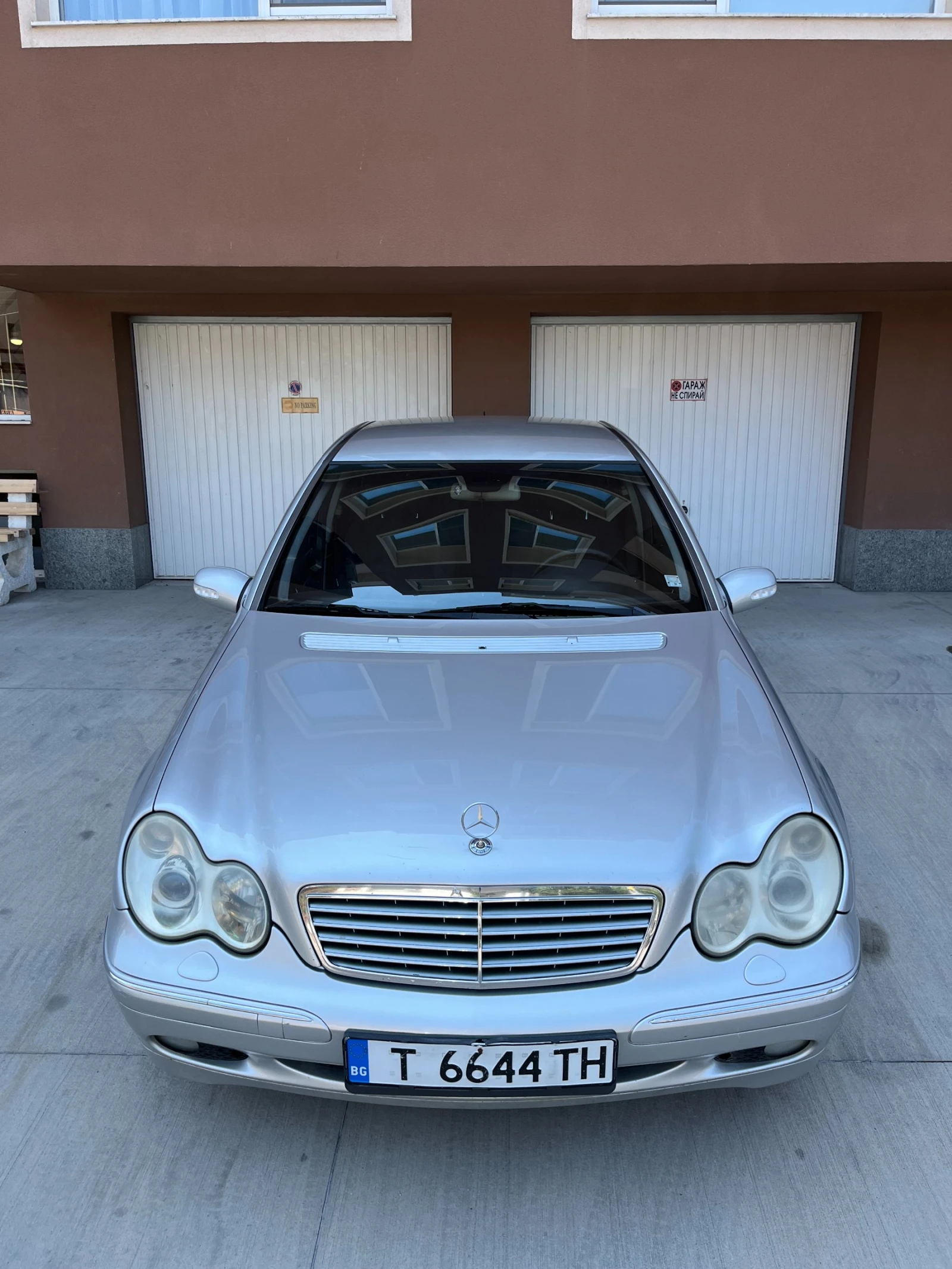 Mercedes-Benz C 200, снимка 2 - Автомобили и джипове - 55586552