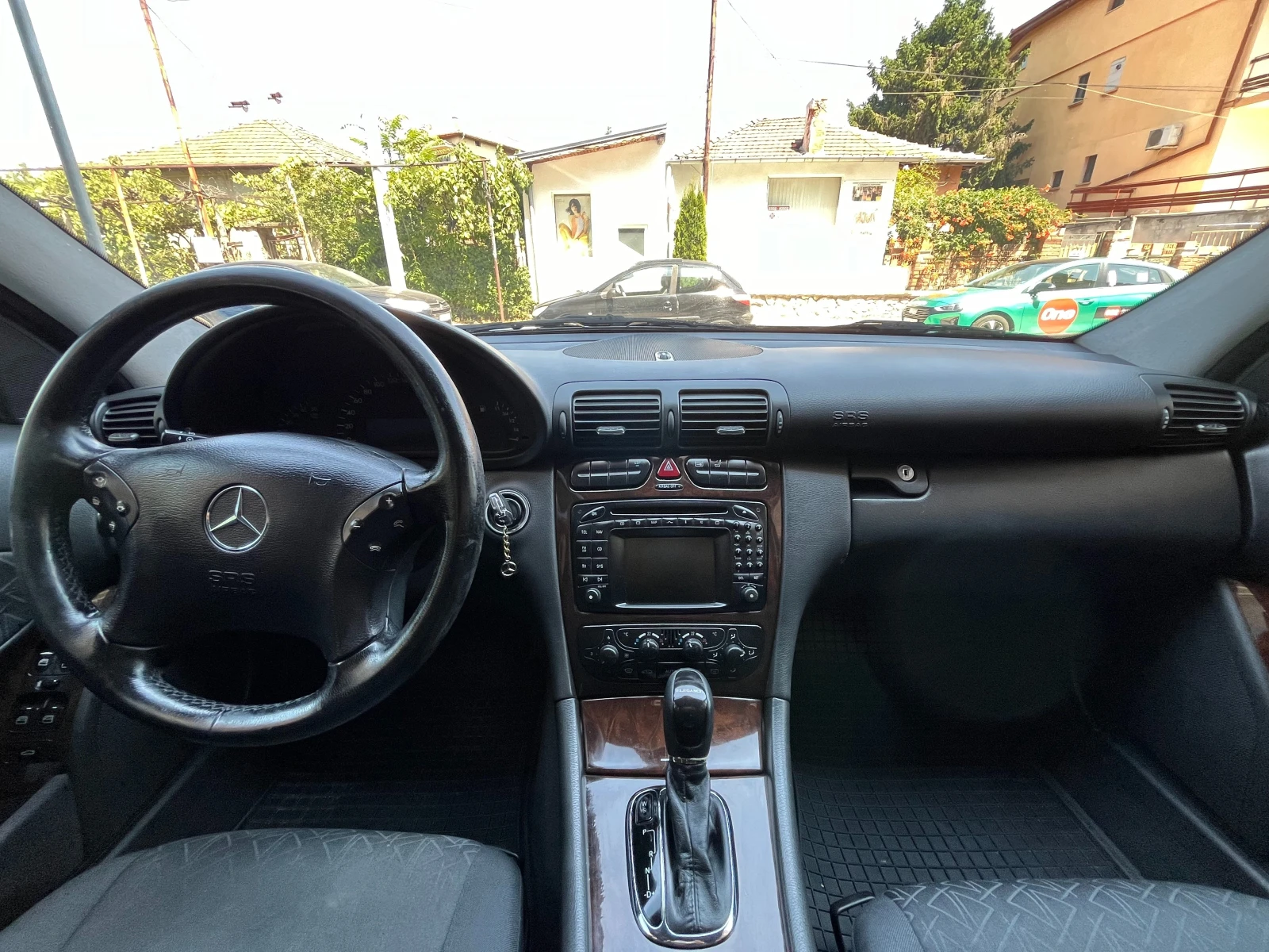 Mercedes-Benz C 200, снимка 8 - Автомобили и джипове - 55586552