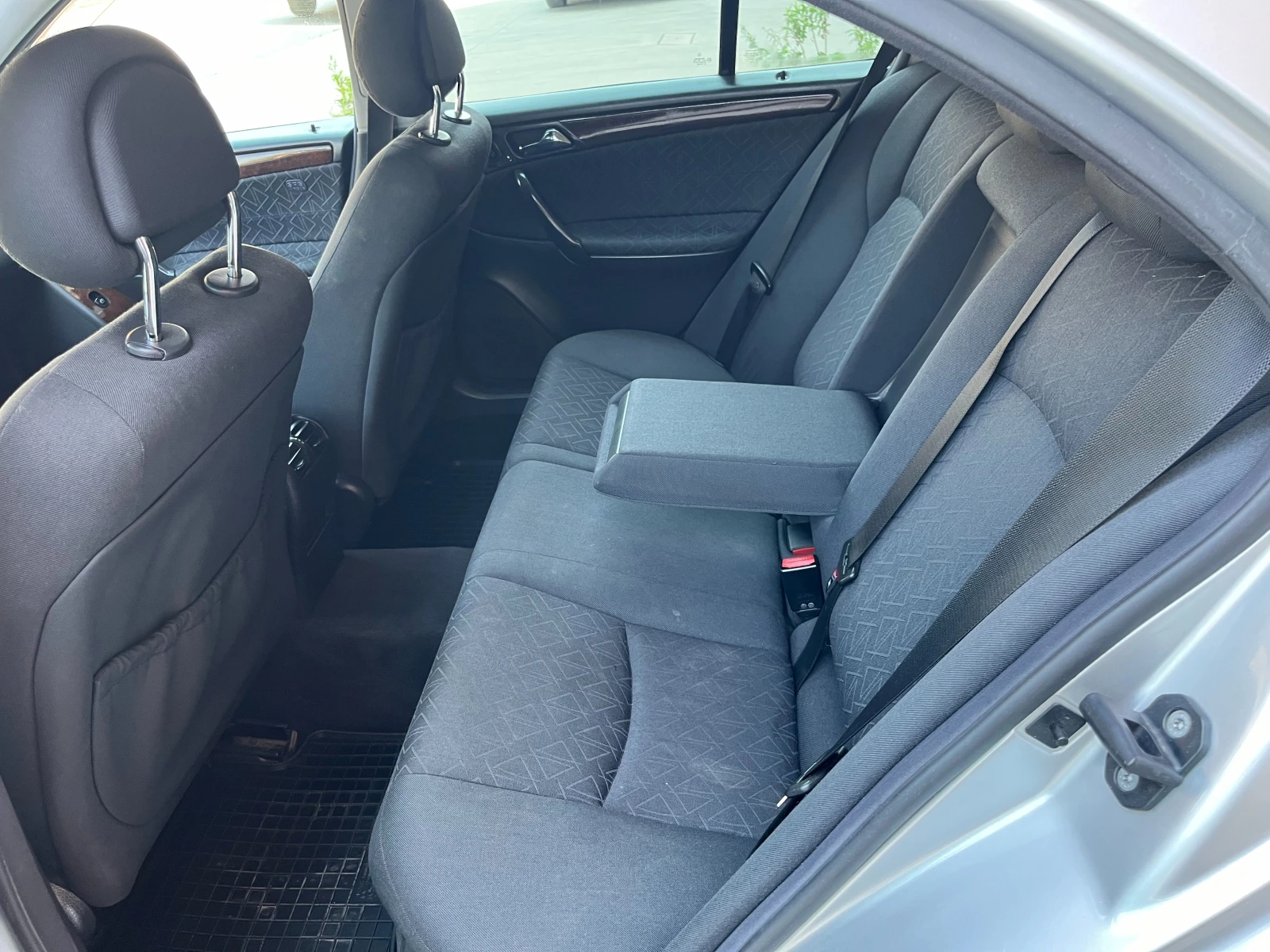 Mercedes-Benz C 200, снимка 14 - Автомобили и джипове - 55586552