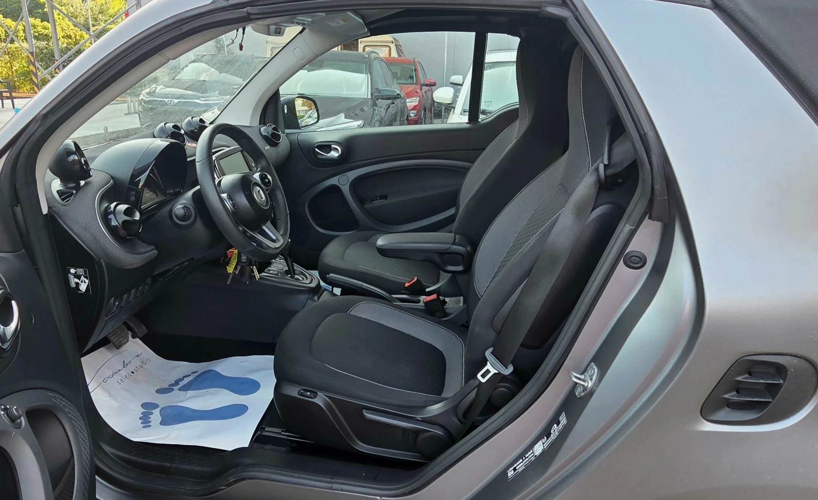 Smart Fortwo Cabrio, снимка 10 - Автомобили и джипове - 55797909
