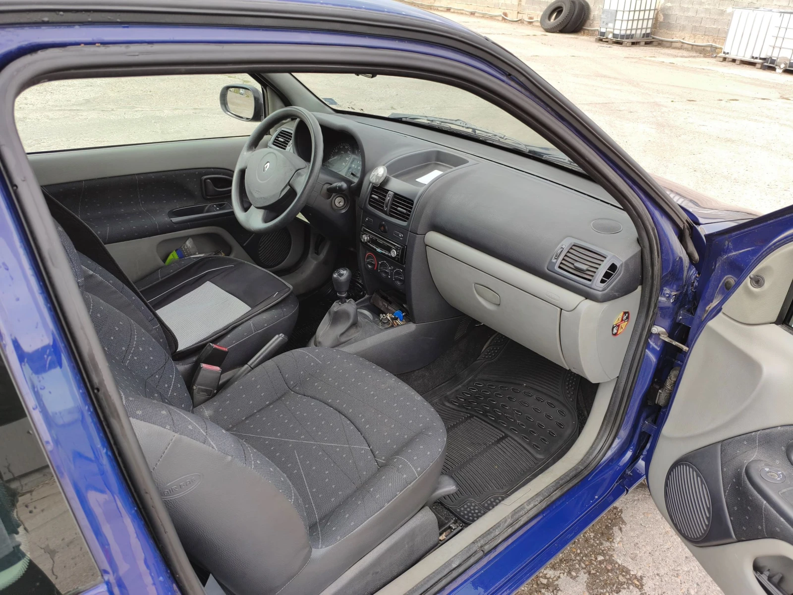 Renault Clio, снимка 11 - Автомобили и джипове - 56450979