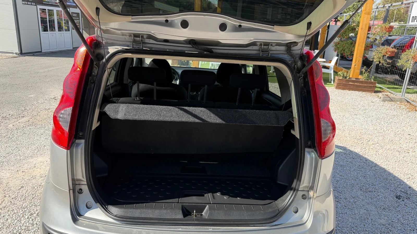 Nissan Note, снимка 9 - Автомобили и джипове - 56551844