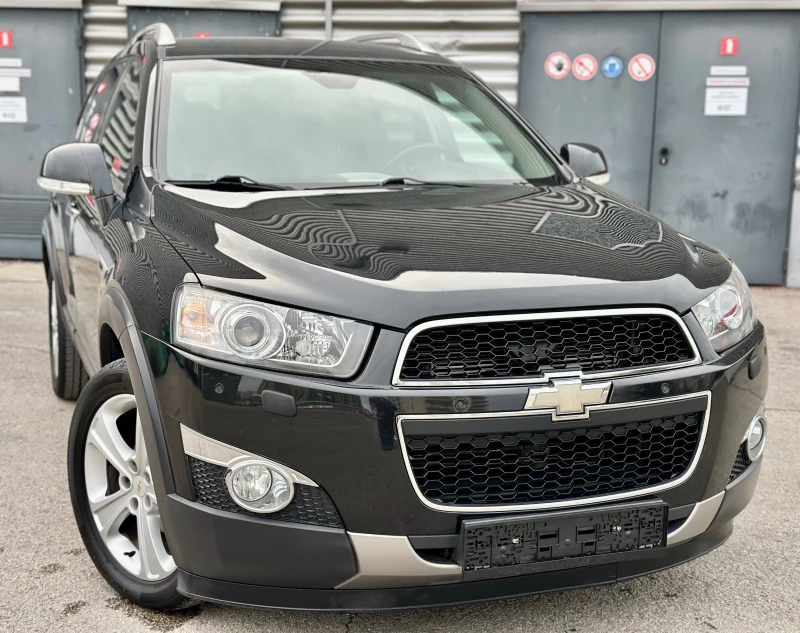 Chevrolet Captiva 2.2 D * НАВИ* КАМЕРА* 7места* , снимка 1 - Автомобили и джипове - 48212869