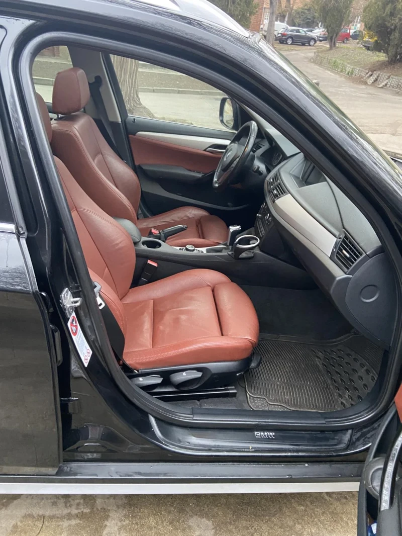 BMW X1 2.3/ 204к.с Уникат, снимка 13 - Автомобили и джипове - 48783205