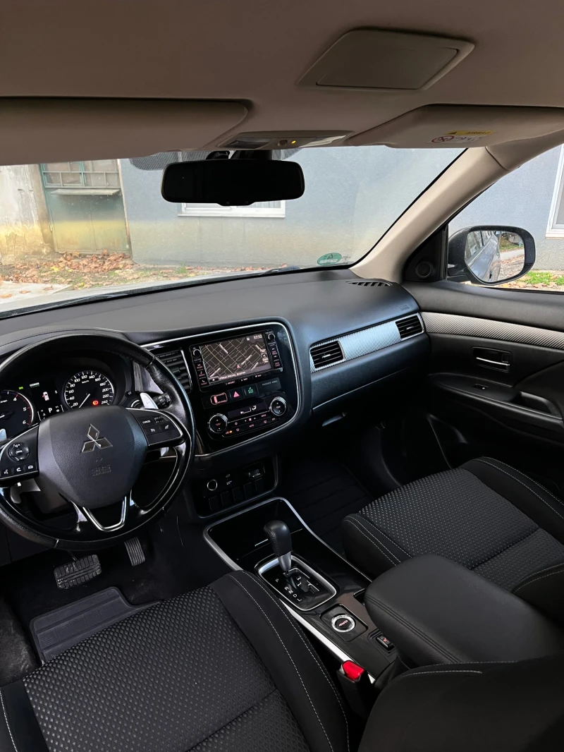Mitsubishi Outlander, снимка 10 - Автомобили и джипове - 52822928