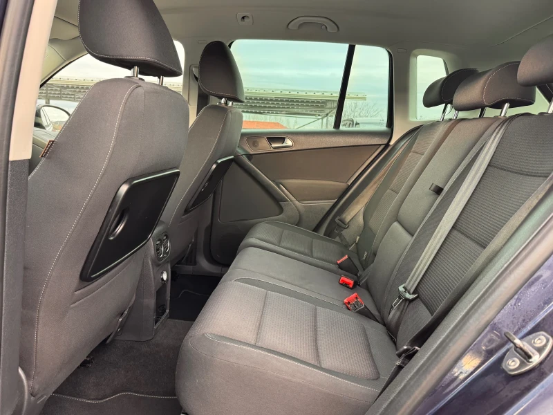 VW Tiguan 2.0TDI 4Motion АВТОМАТ НАВИ, снимка 7 - Автомобили и джипове - 52898343