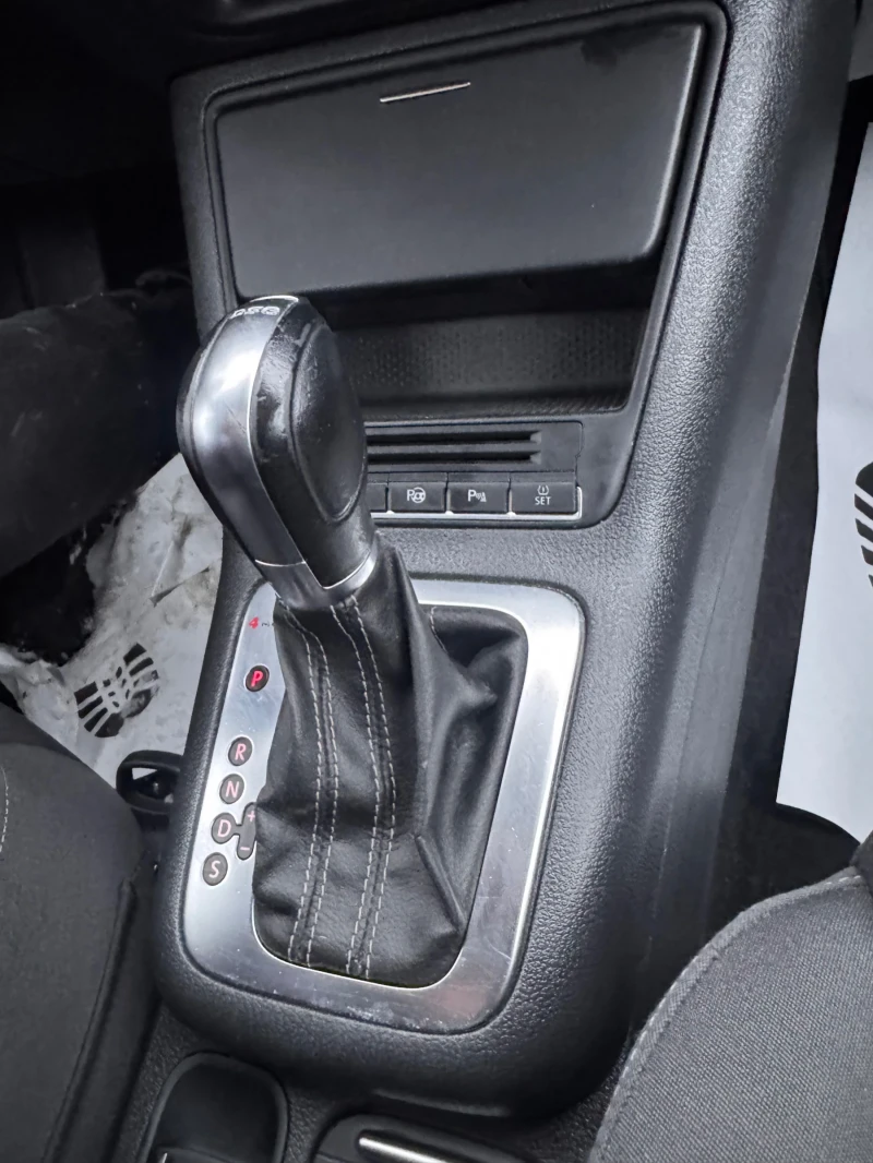 VW Tiguan 2.0TDI 4Motion, снимка 9 - Автомобили и джипове - 52898343