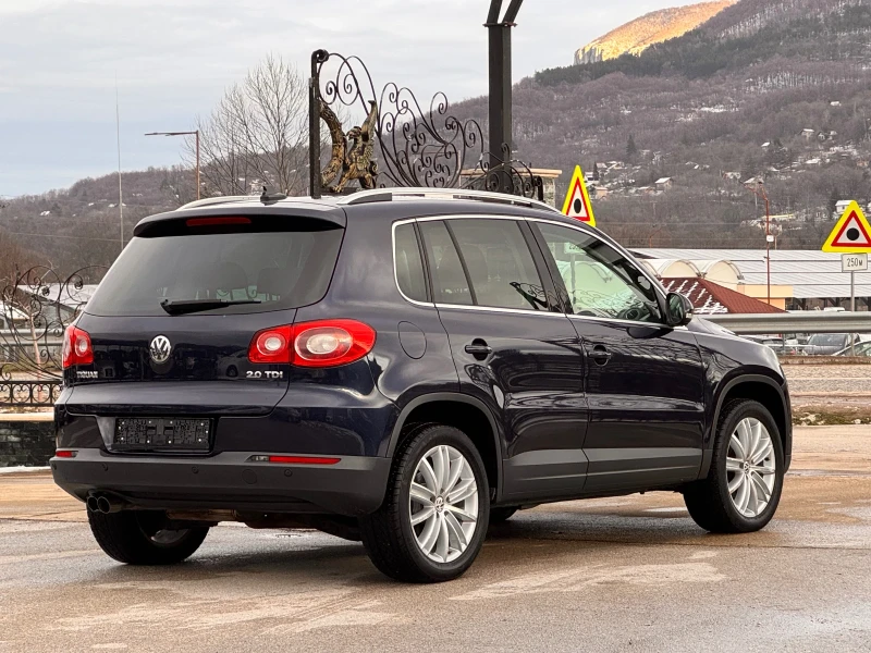 VW Tiguan 2.0TDI 4Motion АВТОМАТ НАВИ, снимка 15 - Автомобили и джипове - 52898343