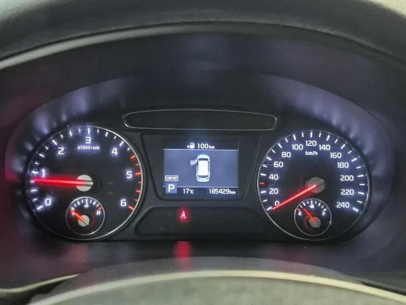 Kia Sorento DIESEL 2.2 4WD PRESTIGE, снимка 8 - Автомобили и джипове - 55030717