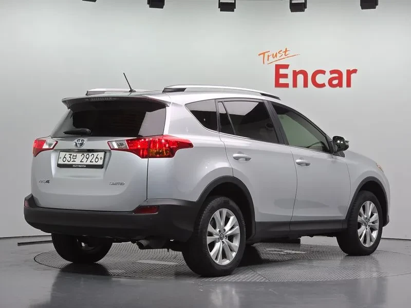 Toyota Rav4 2.5i 2WD - САМО 30% АВАНС, снимка 4 - Автомобили и джипове - 55889357