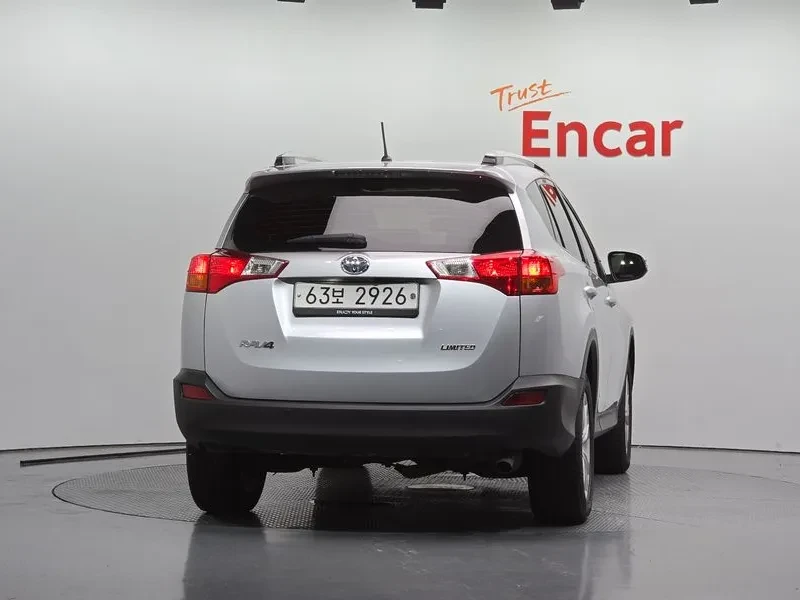 Toyota Rav4 2.5i 2WD - САМО 30% АВАНС, снимка 7 - Автомобили и джипове - 55889357