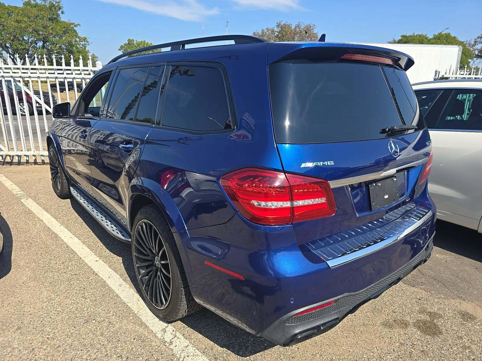 Mercedes-Benz GLS 63 AMG * 4MATIC* * АвтоКредит*  - изображение 2