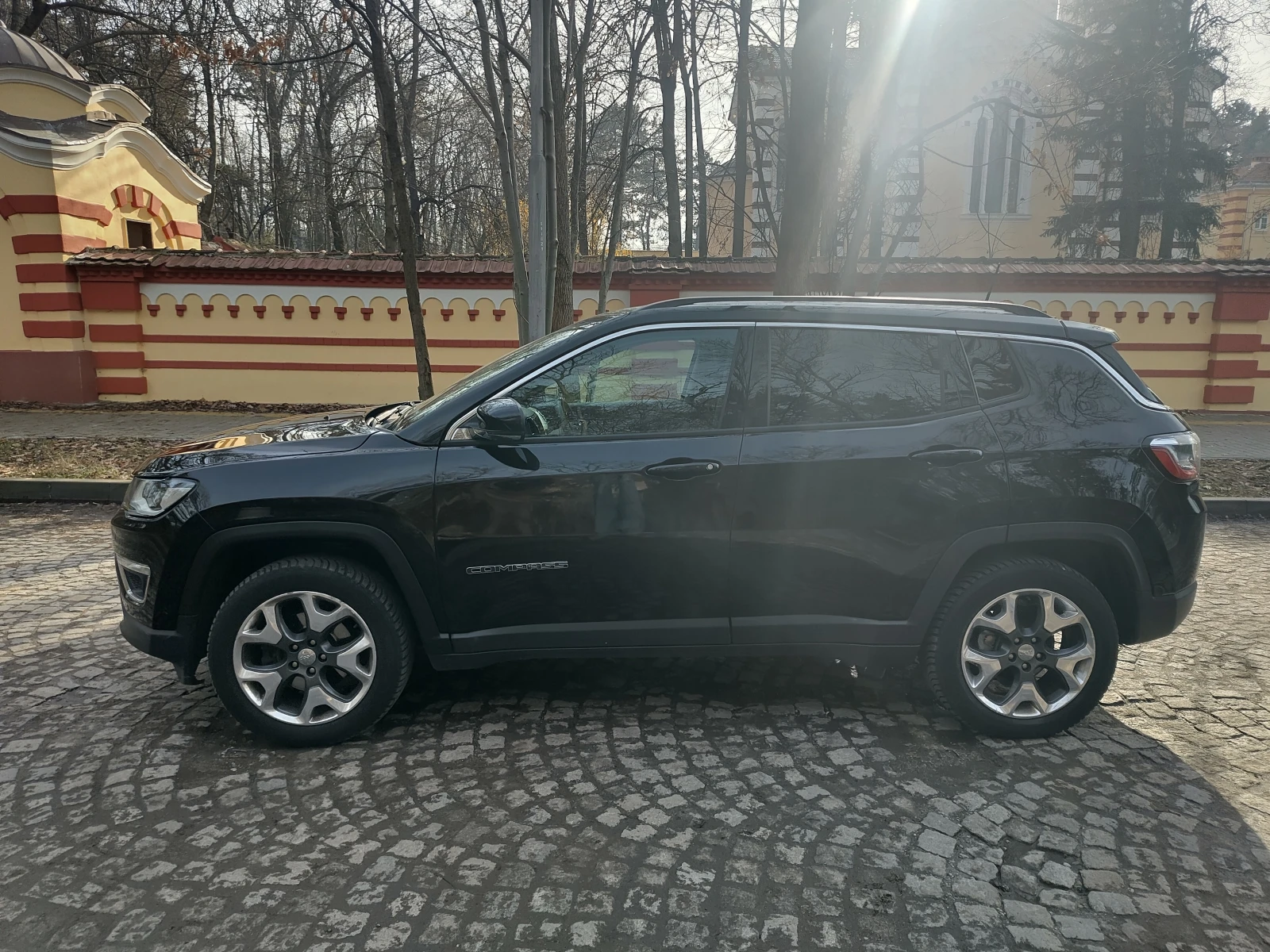 Jeep Compass Limited 4x4 - изображение 2