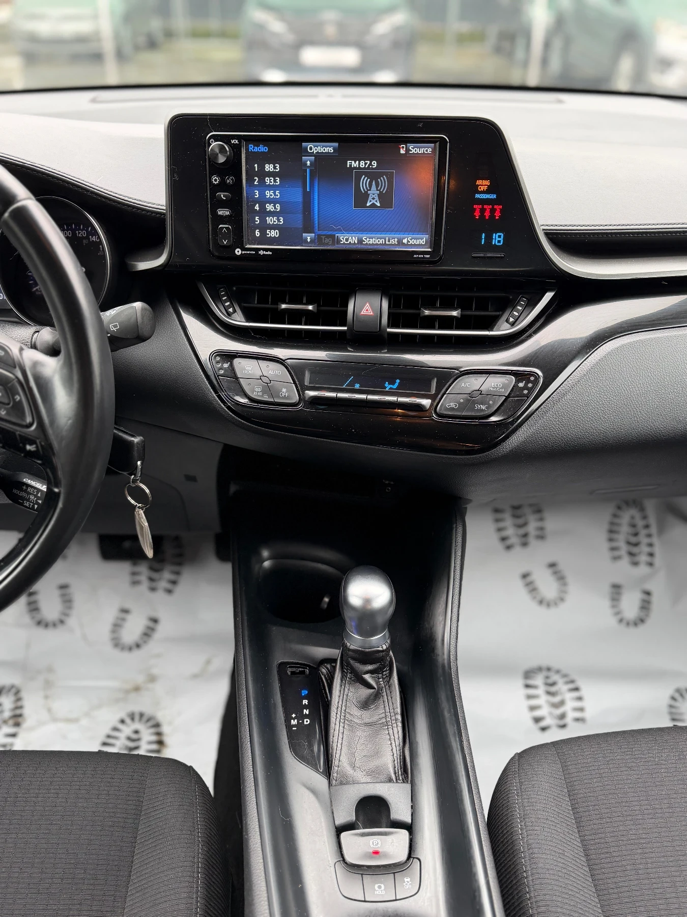 Toyota C-HR 2.0 Като Нова - изображение 9