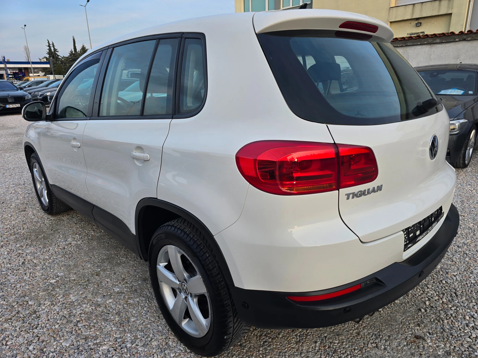 VW Tiguan 2.0TDI HIGHLINE , снимка 2 - Автомобили и джипове - 53878240