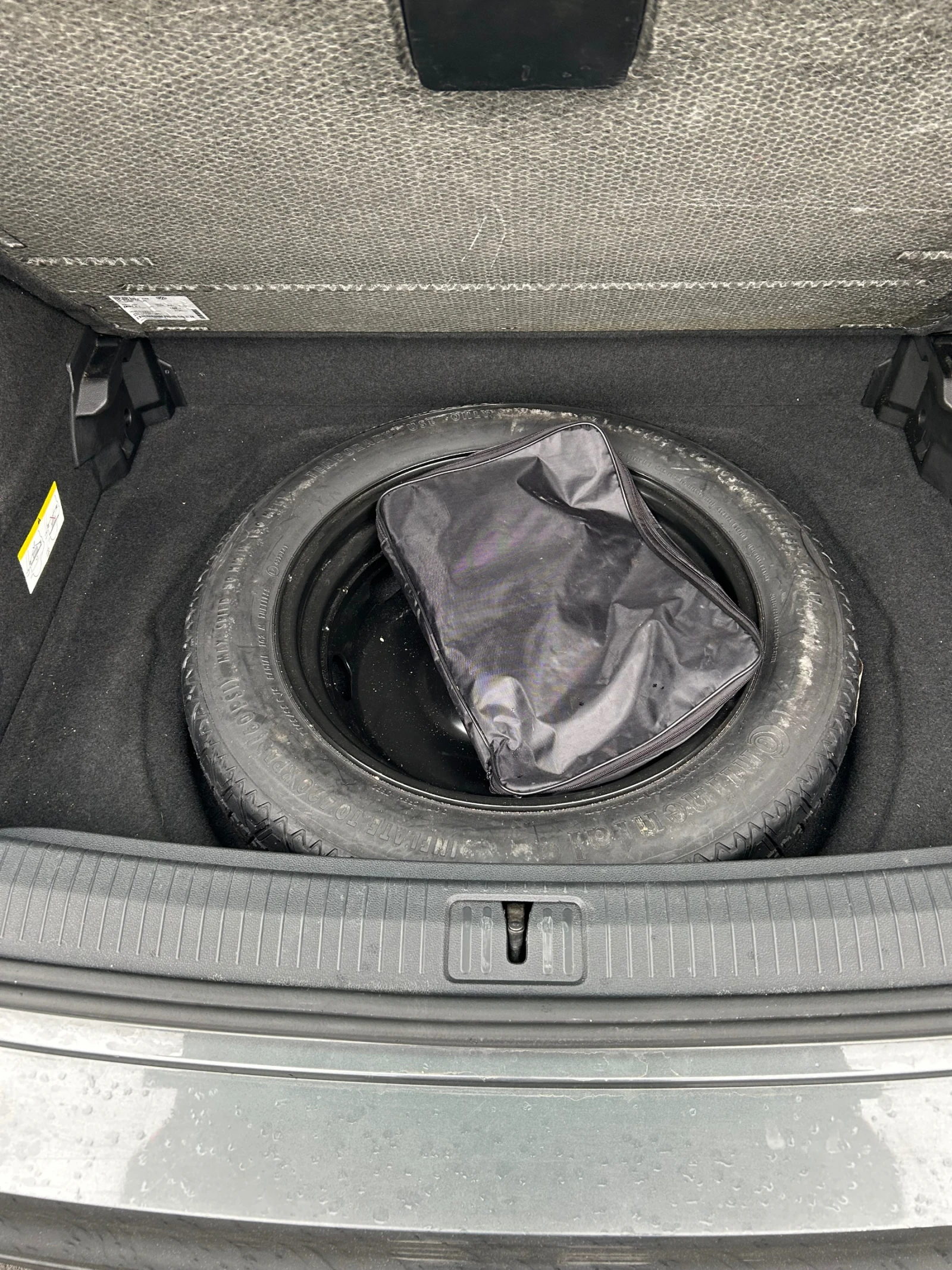 VW Tiguan 2.0 TDI 105000 км, снимка 16 - Автомобили и джипове - 53926914