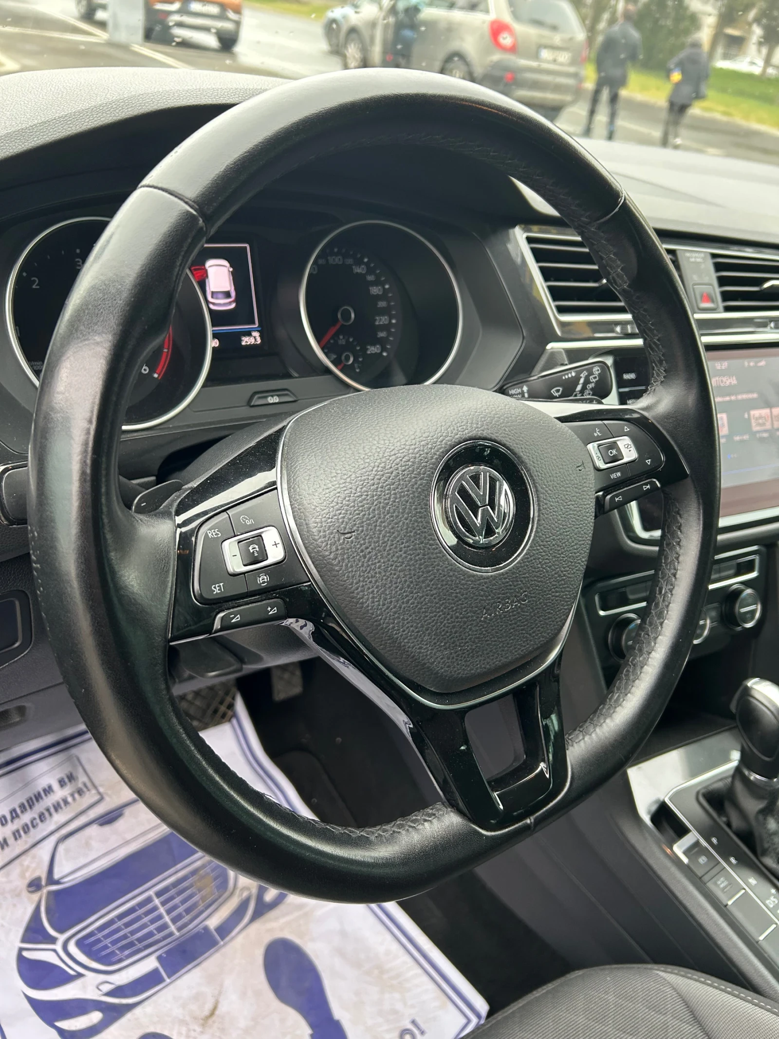 VW Tiguan 2.0 TDI 105000 км, снимка 10 - Автомобили и джипове - 53926914
