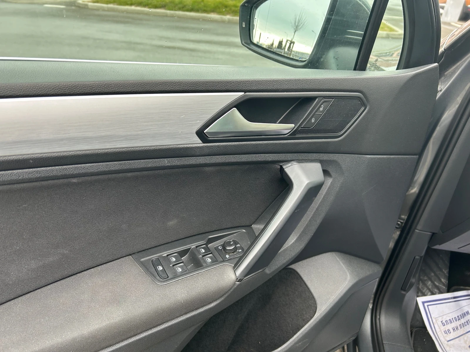 VW Tiguan 2.0 TDI 105000 км, снимка 5 - Автомобили и джипове - 53926914