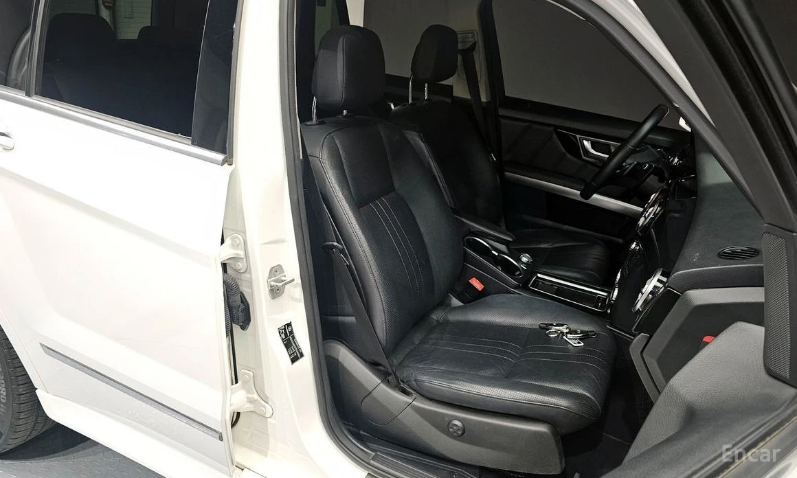 Mercedes-Benz GLK, снимка 12 - Автомобили и джипове - 54042198