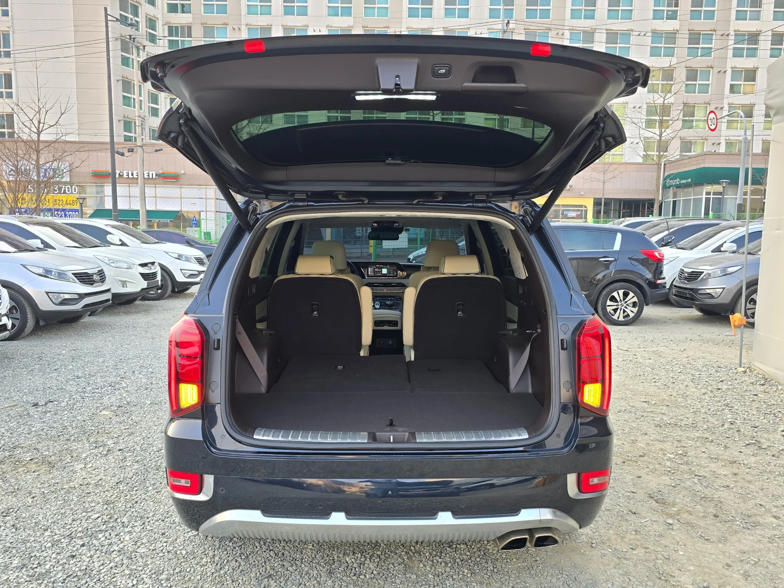 Hyundai Palisade Гаранция до 2г., Автосервиз, Резервни части сигурн, снимка 8 - Автомобили и джипове - 54195105