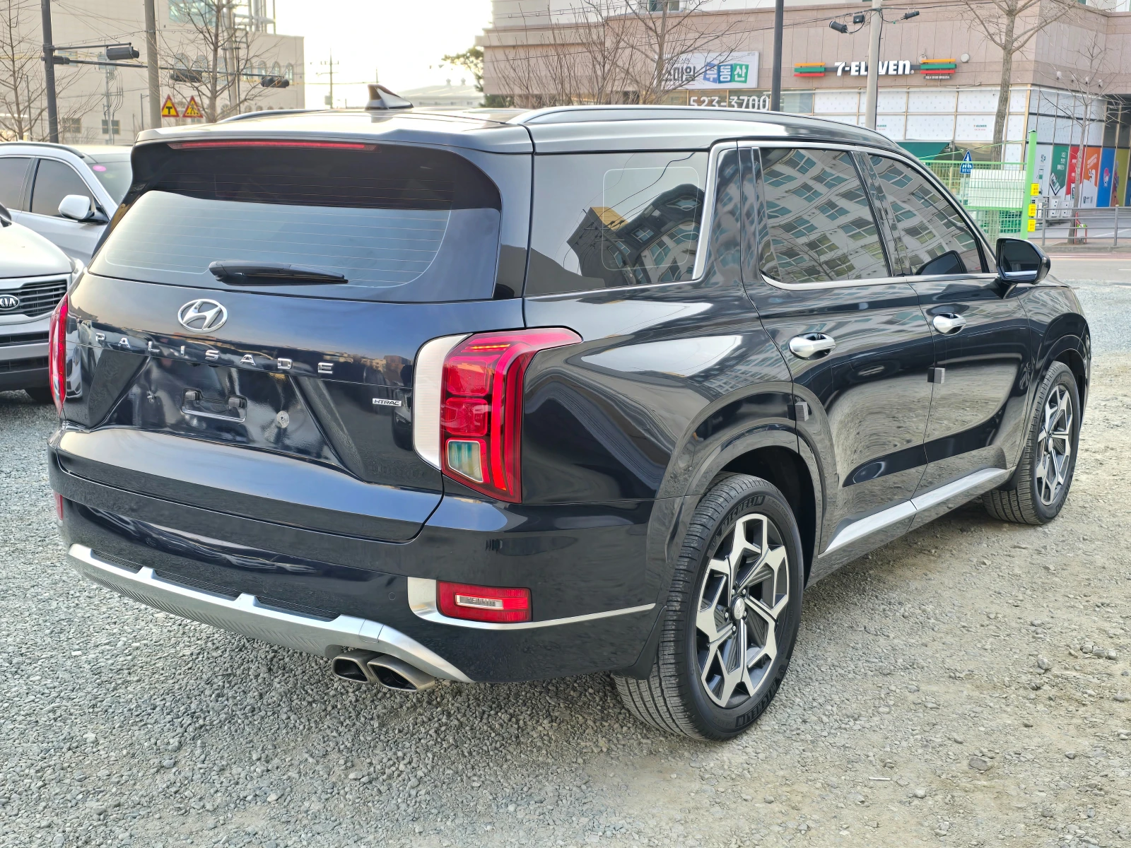 Hyundai Palisade Гаранция до 2г., Автосервиз, Резервни части сигурн, снимка 4 - Автомобили и джипове - 54195105
