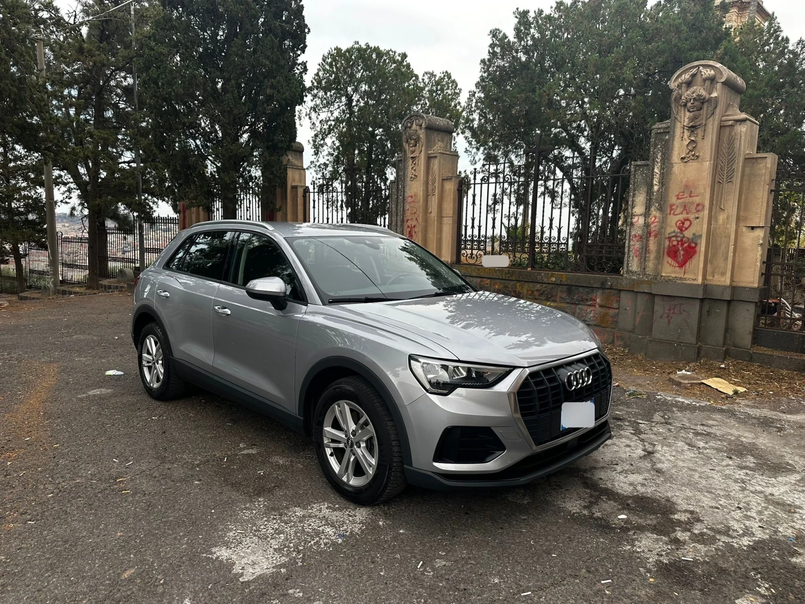 Audi Q3 35 TDI S tronic S line edition, снимка 3 - Автомобили и джипове - 55051046
