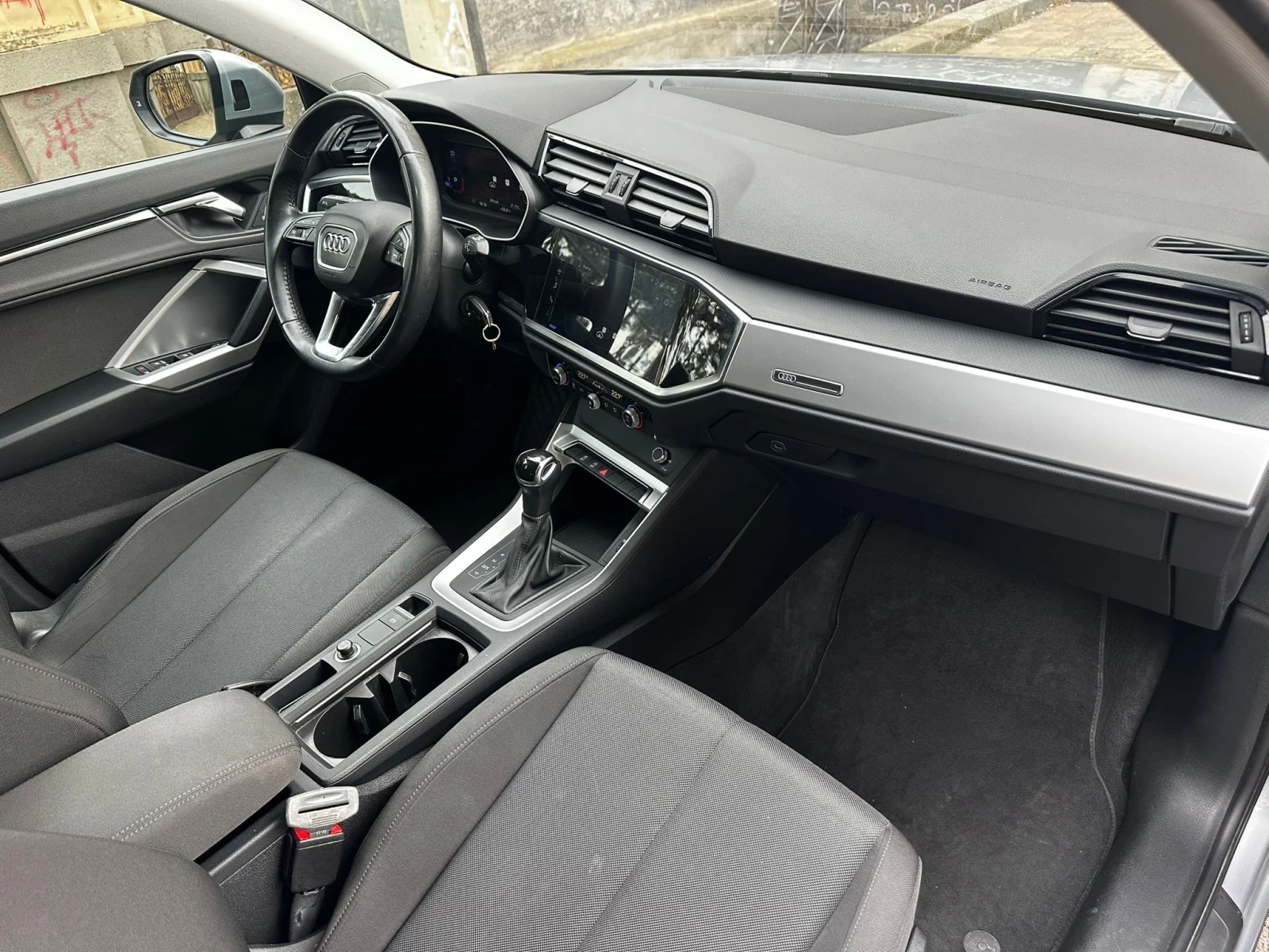Audi Q3 35 TDI S tronic S line edition, снимка 11 - Автомобили и джипове - 55051046