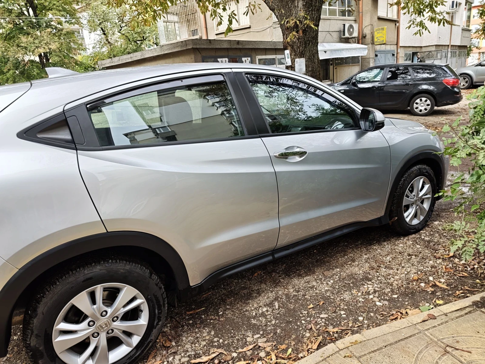 Honda Hr-v, снимка 7 - Автомобили и джипове - 56542862