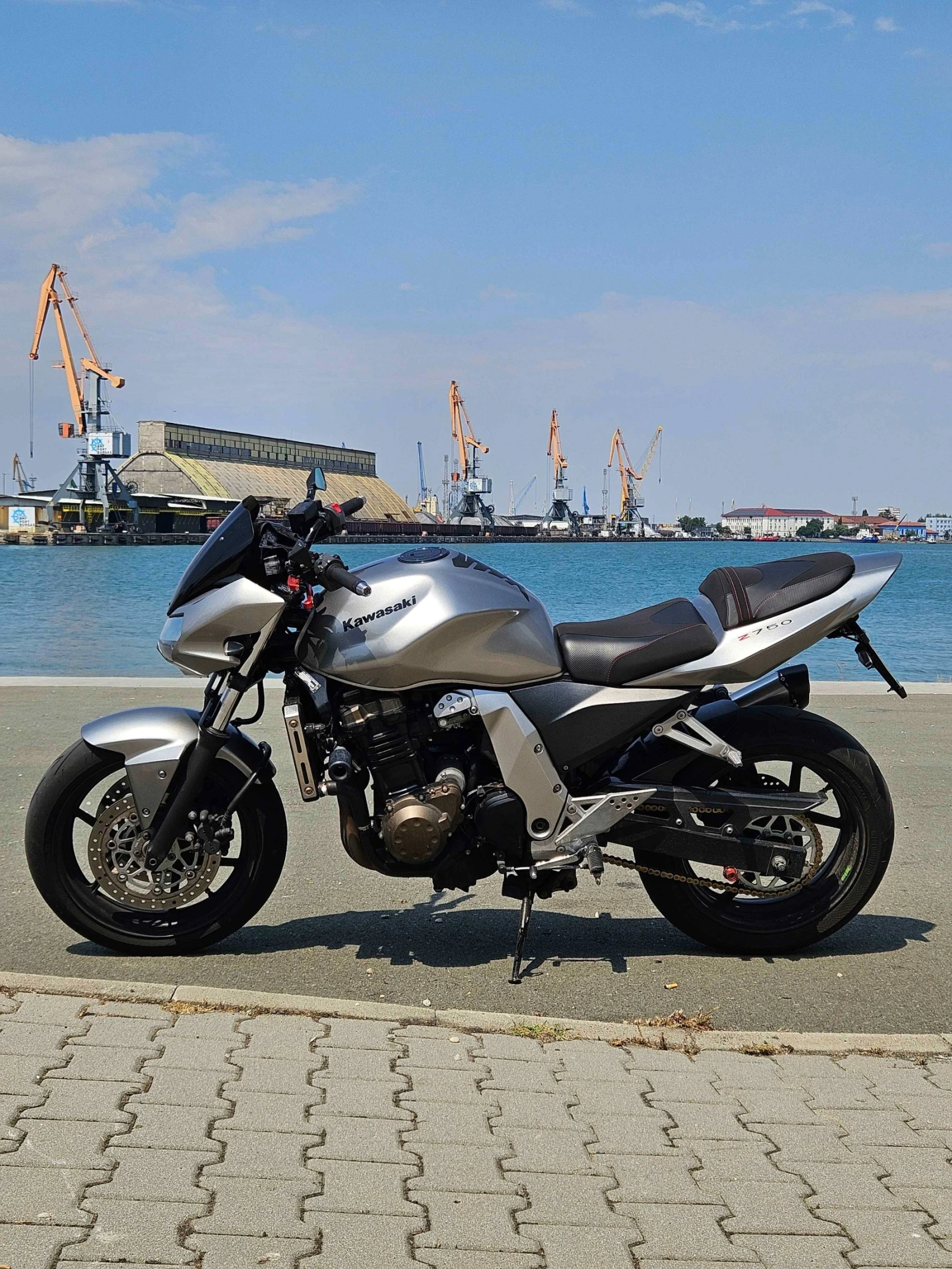 Kawasaki Z 750, снимка 3 - Мотоциклети и мототехника - 55612464