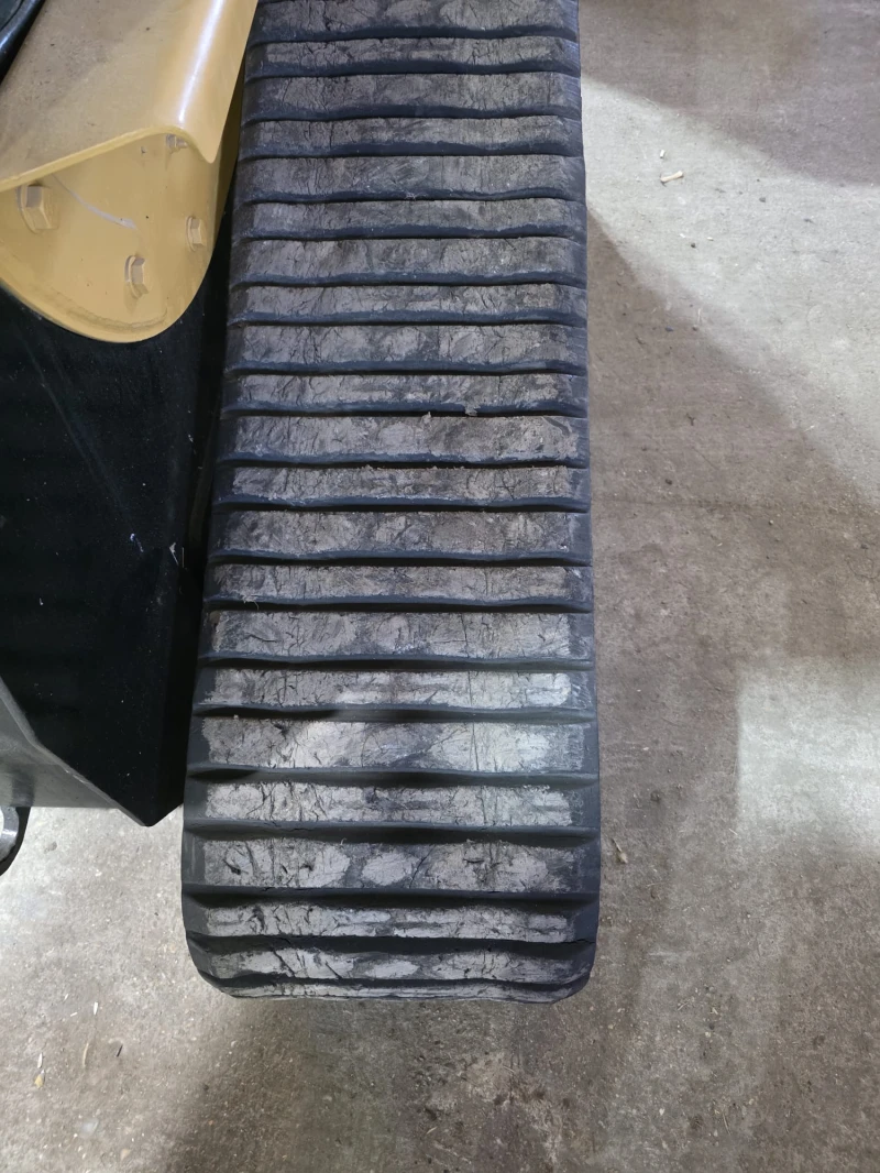 Мини челни товарачи Cat 247B3, снимка 9 - Индустриална техника - 52929788