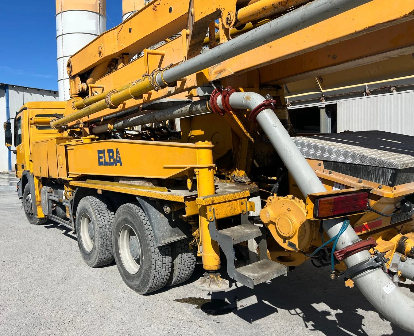 Бетон помпа Mercedes-Benz ACTROS 3332 ELBA SCHWING 36M - изображение 6