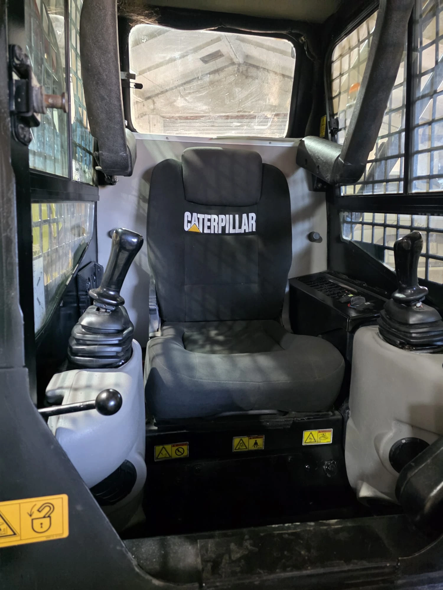 ���� ����� �������� Cat 247B3 | Mobile.bg � ����������� 12