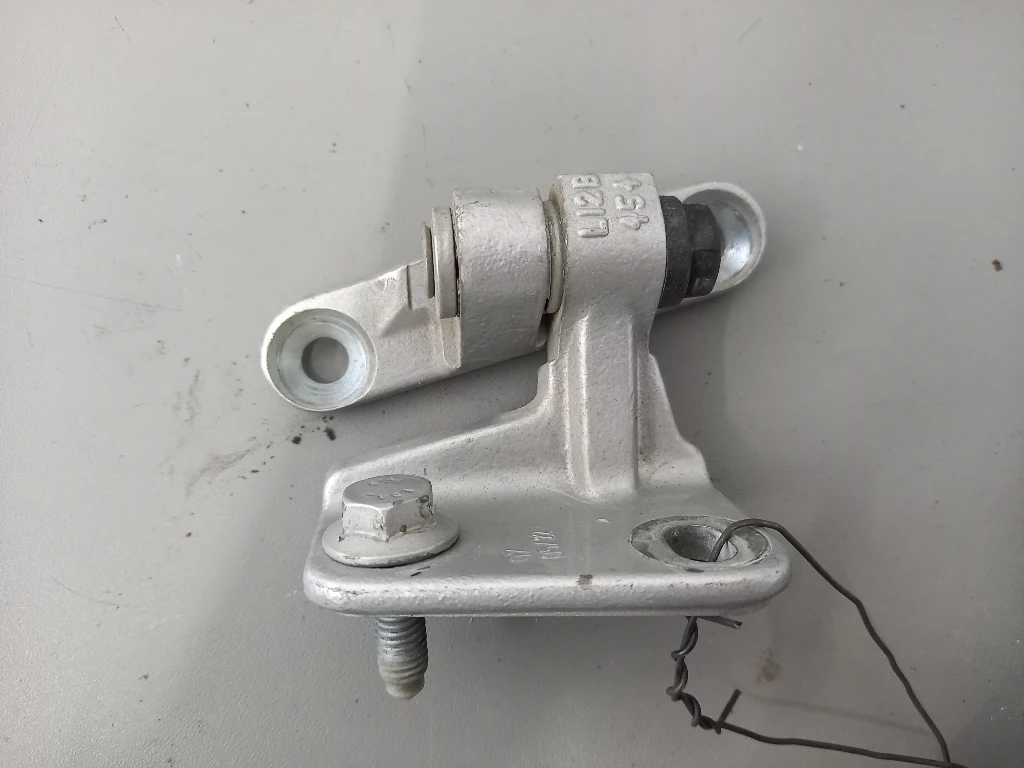 Панта врата задна лява горна Мерцедес А180 W169 