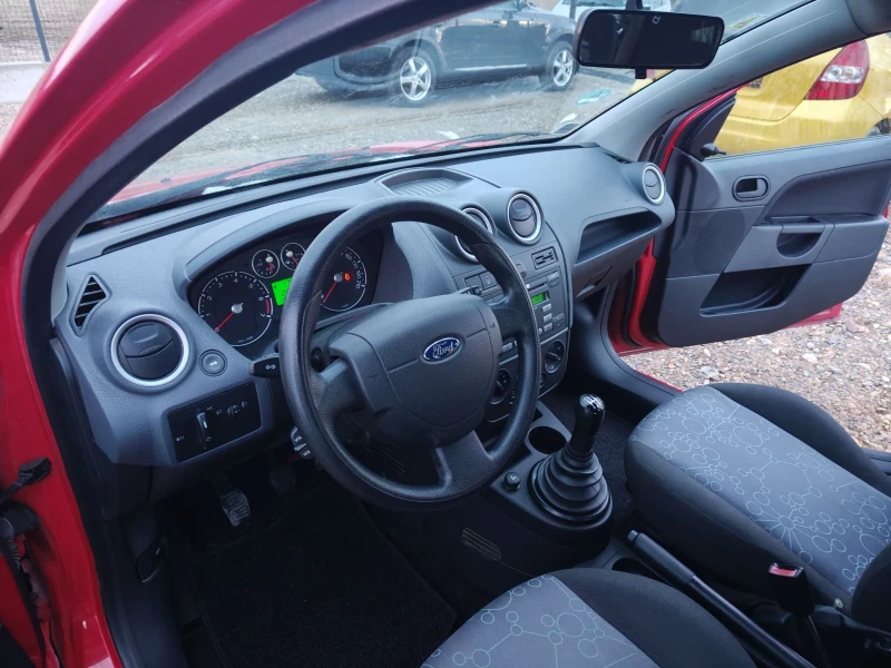 Ford Fiesta 1.4  i, снимка 11 - Автомобили и джипове - 48090180