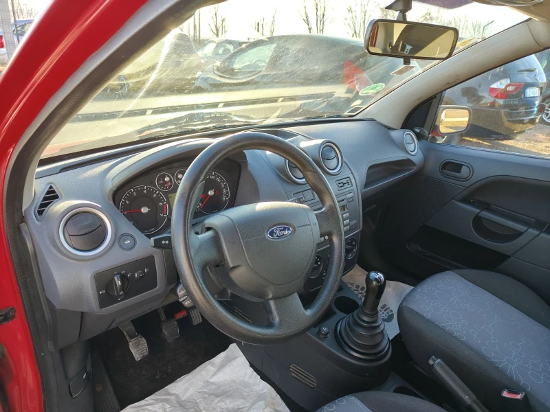 Ford Fiesta 1.4  i, снимка 11 - Автомобили и джипове - 48090180