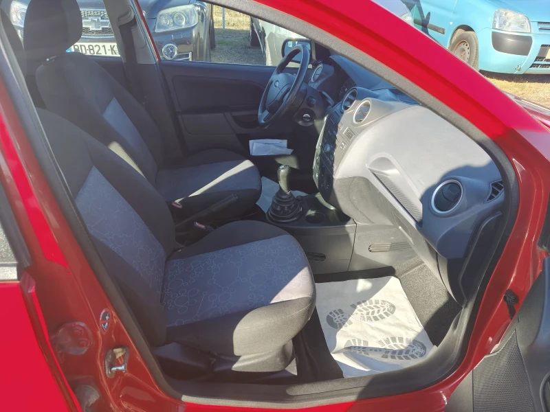 Ford Fiesta 1.4  i, снимка 14 - Автомобили и джипове - 48090180